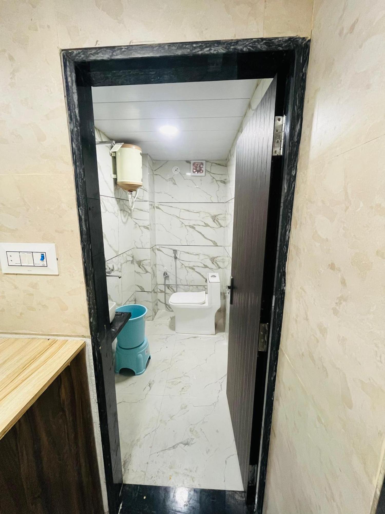 Hotel Sk Tower Ujjain Exteriör bild