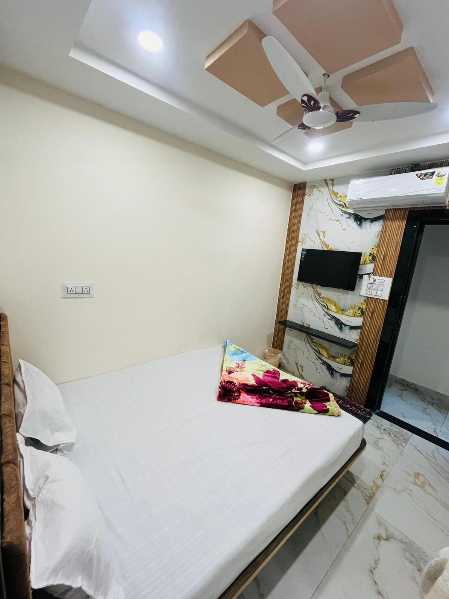 Hotel Sk Tower Ujjain Exteriör bild